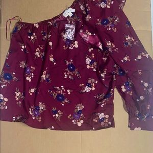 Everly burgundy Blouse (NEW; NEVER BEEN WORN).